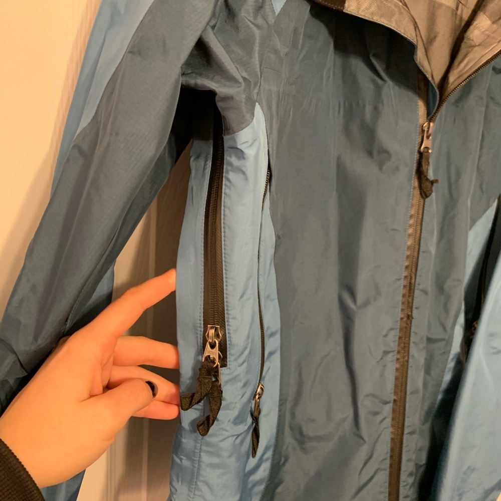Rain jacket☔️ - Picture 2 of 6
